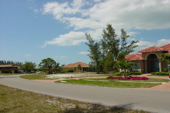 Grundstueck an ruhiger Lage&nbsp;Marco Island Florida USA (a&nbsp;:&nbsp;&nbsp;Nachbarschaft&nbsp;