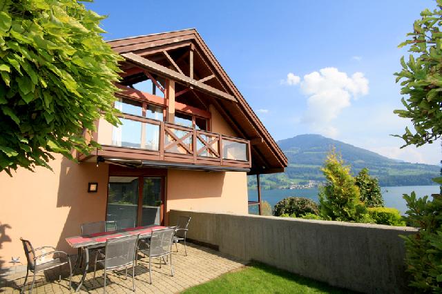 REIHENECKHAUS MIT SEESICHT&nbsp;Merlischachen SZ&nbsp;:&nbsp;&nbsp;��&nbsp;��