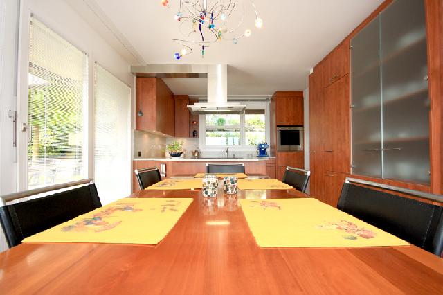 REIHENECKHAUS MIT SEESICHT&nbsp;Merlischachen SZ&nbsp;:&nbsp;&nbsp;��&nbsp;��